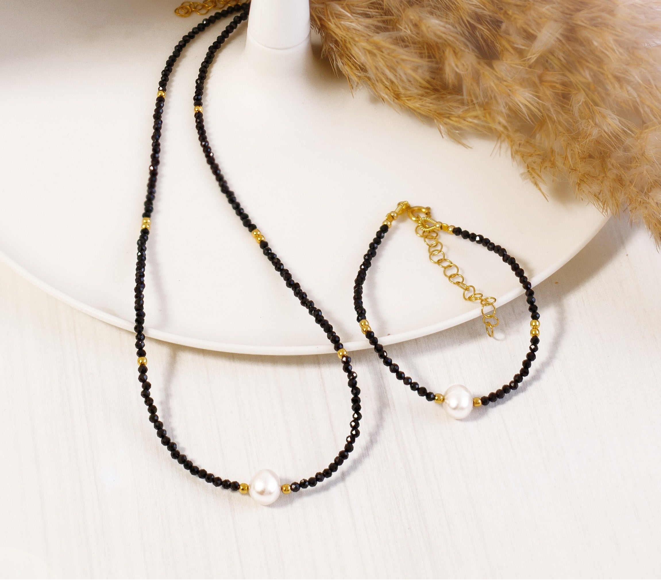Black Spinel Jewelry: Stories of Elegance, Light and Personal Meaning